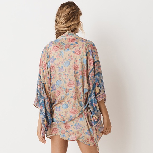 Spell Seashell Kimono Short Robe - Picture 5 of 8